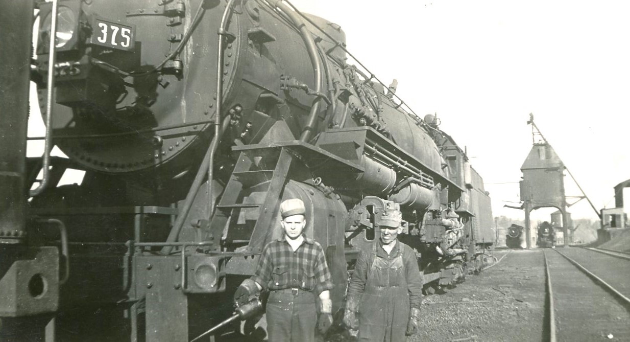 C&NW 375 at Stambaugh Engine Facility